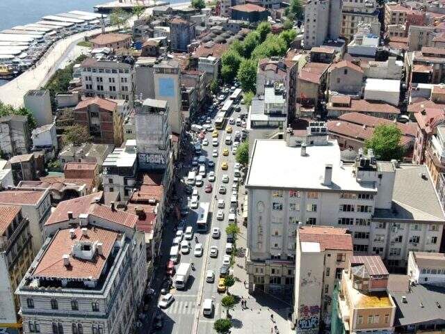 İstanbul'da trafik yoğunluğu koronavirüs öncesi döneme geri döndü İstanbul'da trafik yoğunluğu koronavirüs öncesi döneme geri döndü