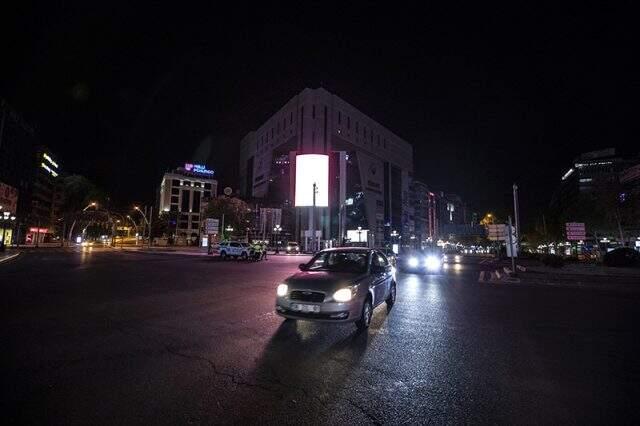 Son Dakika: 24 şehirde hafta sonu uygulanan sokağa çıkma yasağı sona erdi Son Dakika: 24 şehirde hafta sonu uygulanan sokağa çıkma yasağı sona erdi