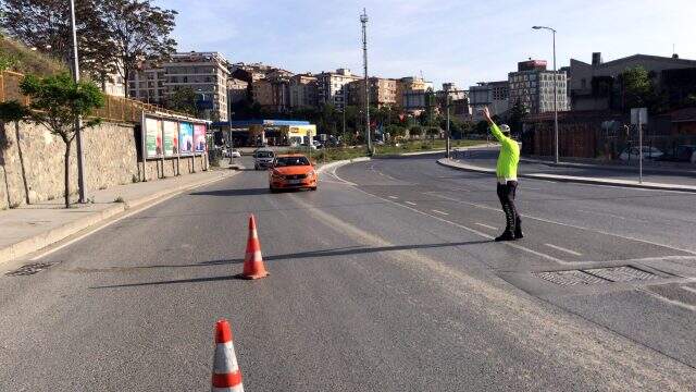 Denetimlerde maskesiz yakalanan taksici: Yedik mi cezayı Denetimlerde maskesiz yakalanan taksici: Yedik mi cezayı
