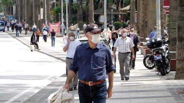 Maske kullanmadan dışarı çıkan vatandaş: Korona neredeyse gelsin bulsun beni
