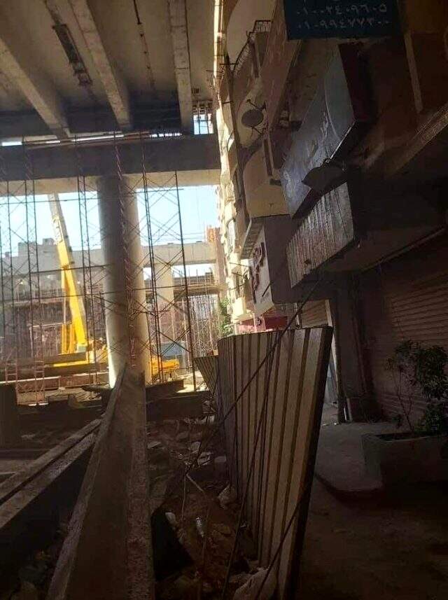 Mısır'da inşa edilen Kral Abdullah Köprüsü, evlerin balkonlarına dayandı