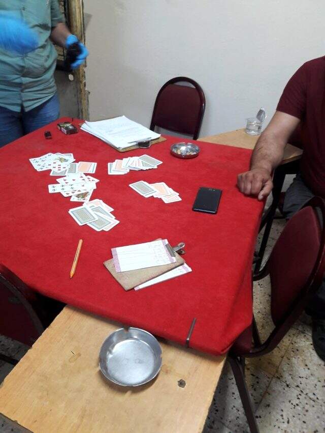 Depoda kumar oynarken basılan 15 kişiye 63 bin TL para cezası uygulandı Depoda kumar oynarken basılan 15 kişiye 63 bin TL para cezası uygulandı