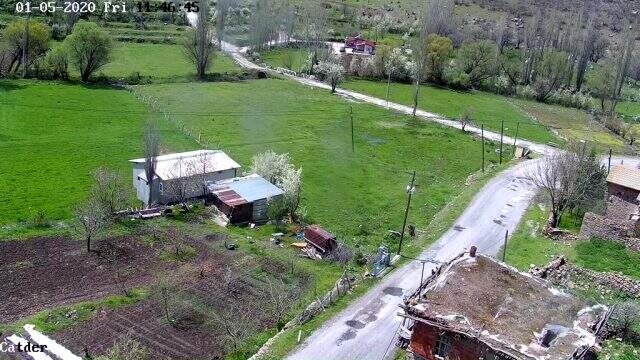 Gidemedikleri köylerine kamera yerleştirip özlem gideriyorlar Gidemedikleri köylerine kamera yerleştirip özlem gideriyorlar