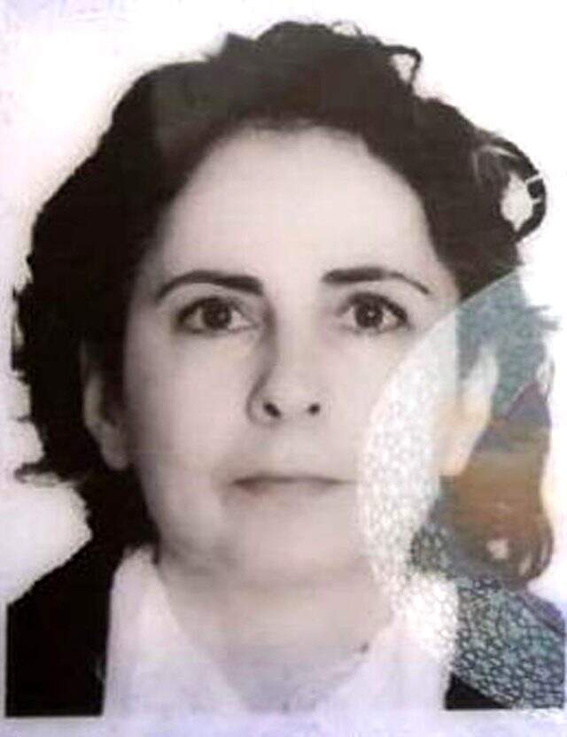 Annesi intihar eden kız gözyaşlarına boğuldu: Sen ölemezsin