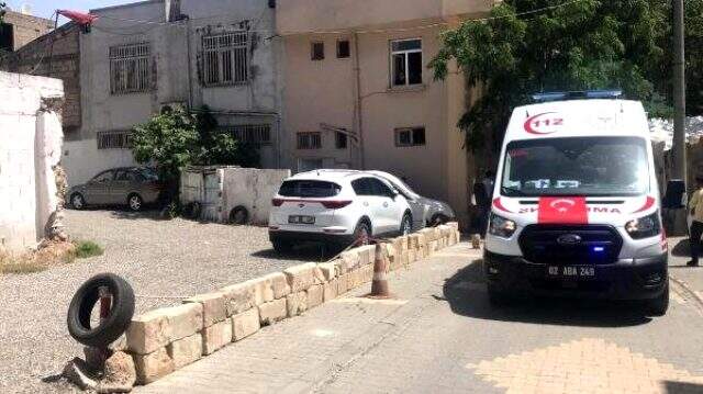 Adıyaman'da bir baba, tartıştığı oğlunu bıçakladı Adıyaman'da bir baba, tartıştığı oğlunu bıçakladı
