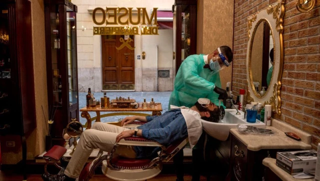 Roma'da koronavirüs karantinası sonrası 'yeni normal': Garsonlara özel hayatınızı açıklamak