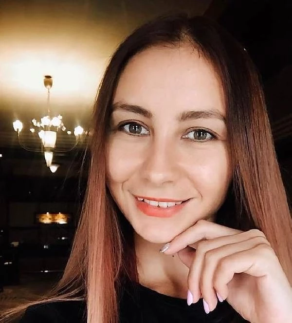 Rus kadın, selfie çektirdiği sırada uçurumun kenarından düşerek hayatını kaybetti