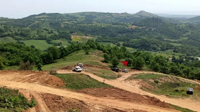 Bursa Kirazlıyayla'da madencilik tesisi projesine tepki: Köyümüzün dibine fabrika yapıyorlar