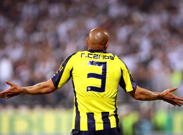 Roberto Carlos: Chelsea ile anlaşamayınca Fenerbahçe'ye transfer oldum