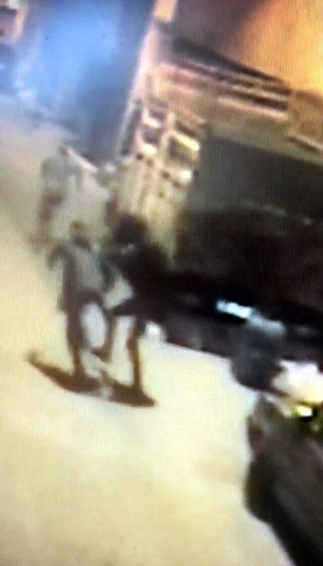 İranlı turistin gasp edilip, dövülmesi güvenlik kamerasında İranlı turistin gasp edilip, dövülmesi güvenlik kamerasında
