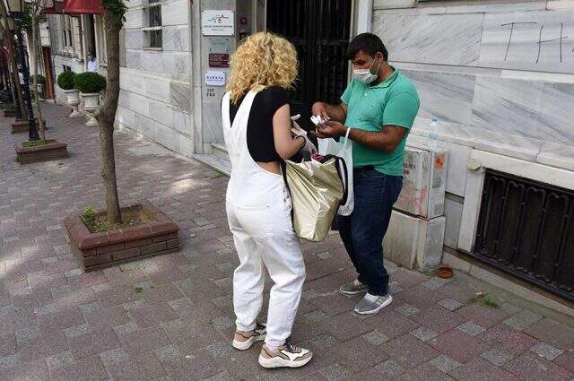 Şarkıcı İrem Derici erkek tercihini anlattı: Kaslı, döşü kıllı esmerleri beğeniyorum Şarkıcı İrem Derici erkek tercihini anlattı: Kaslı, döşü kıllı esmerleri beğeniyorum