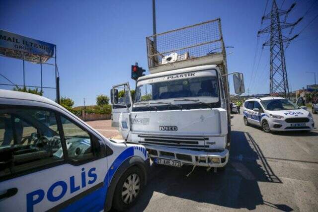 Ekmek almaya çıktı, polis kovalamacasının ortasında kaldı