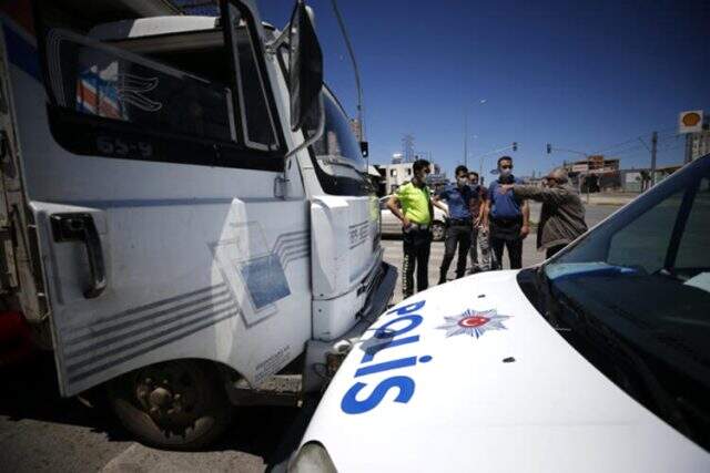 Ekmek almaya çıktı, polis kovalamacasının ortasında kaldı