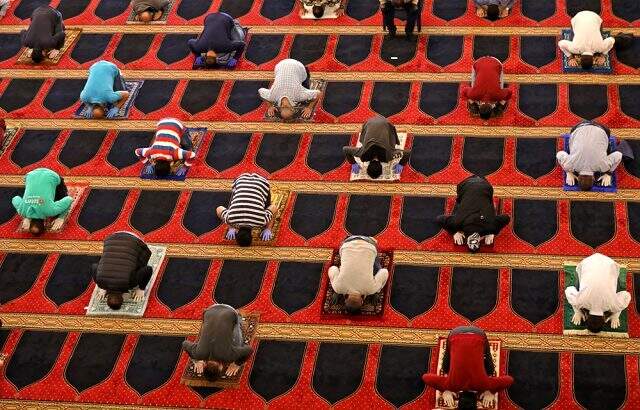 Koronavirüs salgınına karşı alınan sosyal mesafeli çözümler Koronavirüs salgınına karşı alınan sosyal mesafeli çözümler