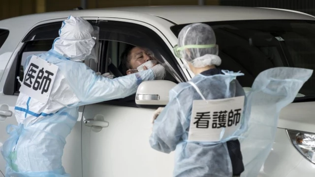Koronavirüs: Japonya'da 'acil durum' nasıl planlanandan önce kaldırıldı?