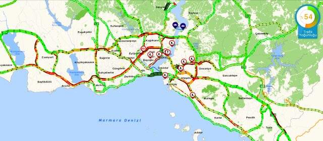 4 günlük yasak sonrası İstanbul'da akşam trafiği yoğunluğu yüzde 50'yi geçti 4 günlük yasak sonrası İstanbul'da akşam trafiği yoğunluğu yüzde 50'yi geçti