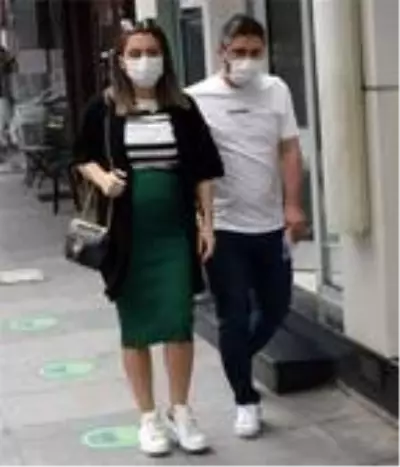 <a class='keyword-sd' href='/sabri-sarioglu/' title='Sabri Sarıoğlu'>Sabri Sarıoğlu</a> ve eşi Yağmur Sarıoğlu alışverişte