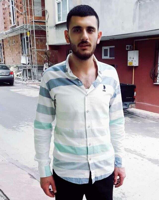 21 yaşındaki genç, motosiklet üzerinde öldürüldü, yakınlarının feryadı yürek dağladı 21 yaşındaki genç, motosiklet üzerinde öldürüldü, yakınlarının feryadı yürek dağladı