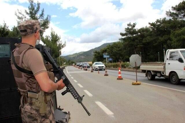 Bodrum'da kırmızı alarm! Yasak kalkınca büyükşehirlerden akın başladı Bodrum'da kırmızı alarm! Yasak kalkınca büyükşehirlerden akın başladı