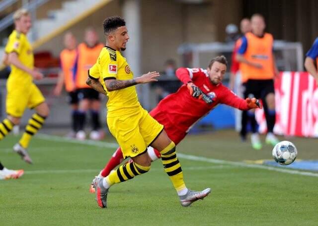 Bundesliga tarihine geçen Jadon Sancho, attığı gol sonrası George Floyd'u andı