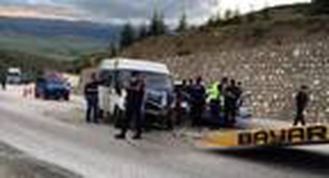 Tarım işçilerini taşıyan minibüs kaza yaptı: Biri 6 aylık bebek 2 kişi öldü, 8 kişi yaralandı