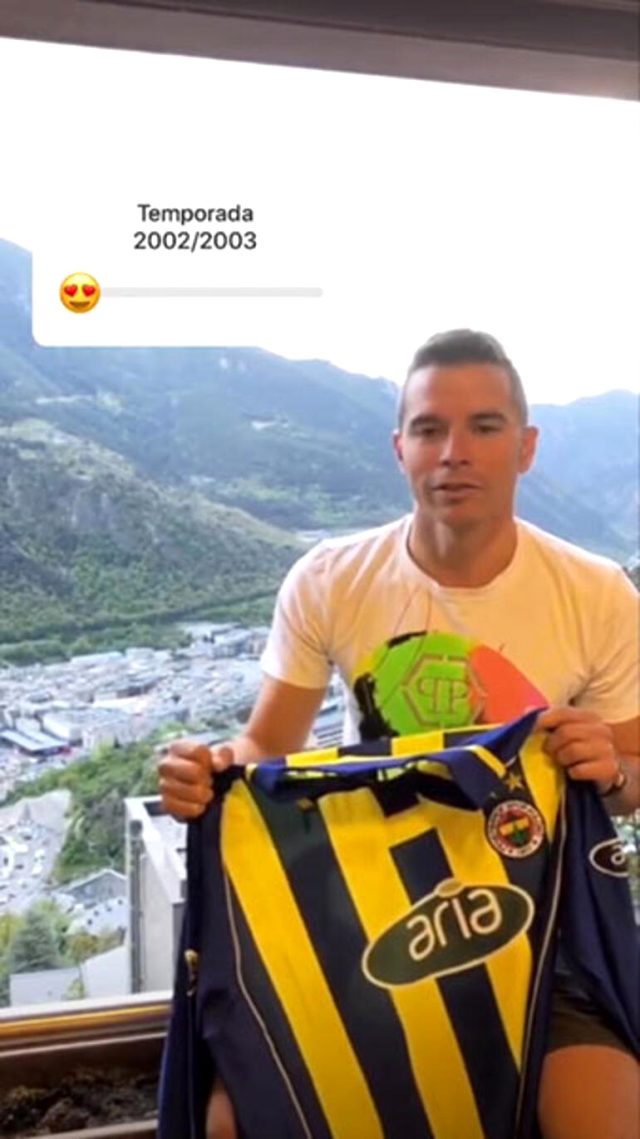 Barcelona'nin eski yıldızı Saviola'dan Fenerbahçe formalı paylaşım