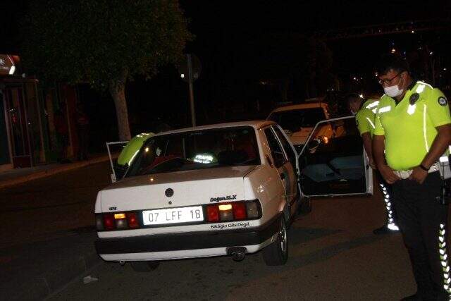 Ehliyetsiz drift atan 18 yaş altındaki alkollü gence 19 bin lira ceza kesildi