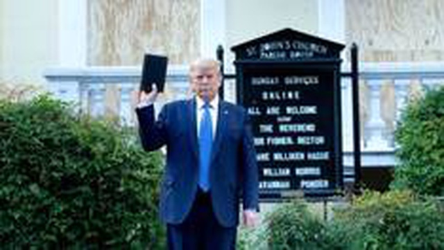 George Floyd protestoları: Trump 'orduyu devreye sokmakla' tehdit etti, Beyaz Saray dışındaki...