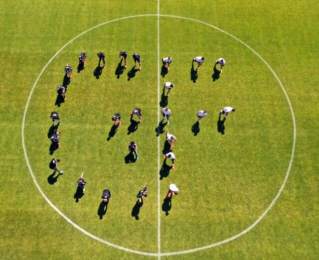 Beşiktaşlı futbolcular, George Floyd'u baş harflerini oluşturarak ırkçılığa tepki gösterdiler