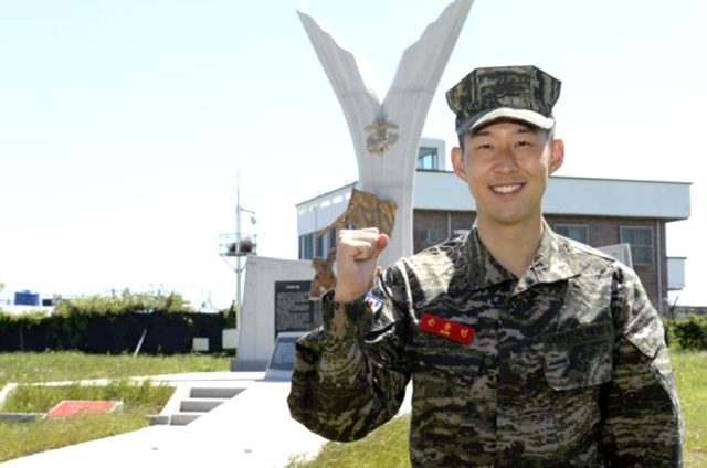 Koronavirüs arasında askerliğini yapan Heung-Min Son keyifli: 10 kişi aynı odada olsak da harikaydı