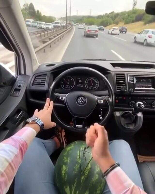 Karpuzlu trafik magandası trafiktekilerin canını hiçe saydı Karpuzlu trafik magandası trafiktekilerin canını hiçe saydı