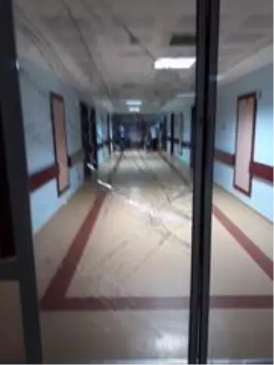 4 yaşındaki çocuk kansere yenik düştü, yakınları hastaneyi savaş alanına çevirdi