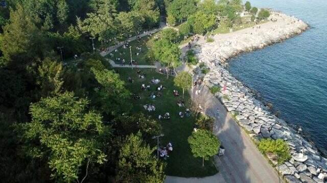 İstanbullular Moda Sahili'ne akın etti! Yaşanan yoğunluk havadan görüntülendi