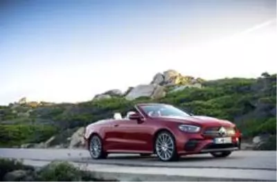 Mercedes-Benz E Serisi Coupe & Cabrio'ya makyaj geldi