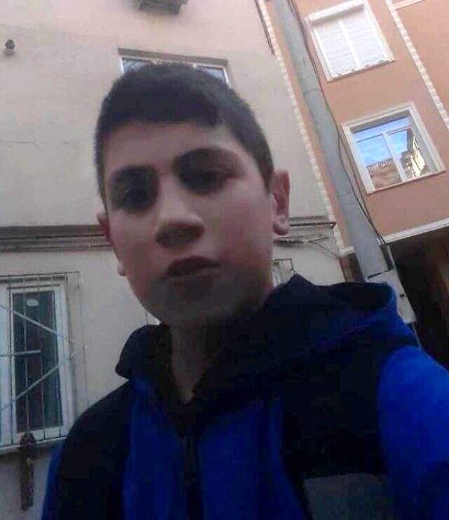 Bisikletten düşen çocuk, direksiyonun karnına batması sonucu can verdi Bisikletten düşen çocuk, direksiyonun karnına batması sonucu can verdi