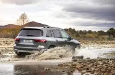 Mercedes-Benz'in yepyeni SUV modeli GLB Türkiye yollarında!