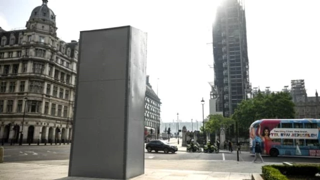 Boris Johsnon: Protestolarda Churchill heykelinin hedef alınması saçma ve utanç verici
