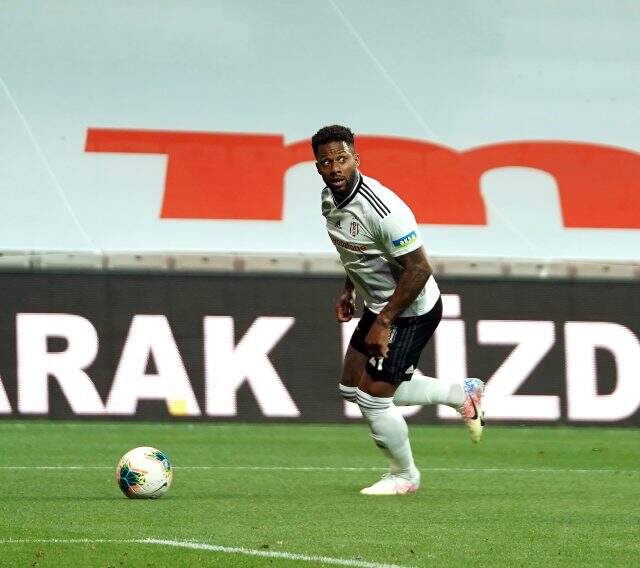 Beşiktaş'ta Rebocho, Diaby ve Elneny gidiyor; Ljajic, Vida, Douglas ve Lens'e gelen teklifler değerlendirilecek Beşiktaş'ta Rebocho, Diaby ve Elneny gidiyor; Ljajic, Vida, Douglas ve Lens'e gelen teklifler değerlendirilecek