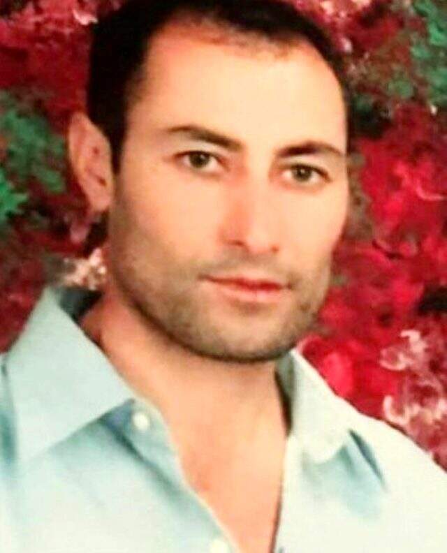 Depremde şehit olan korucunun naaşı hastaneye getirildi Depremde şehit olan korucunun naaşı hastaneye getirildi