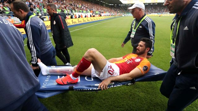 Galatasaraylı oyuncular, Rizespor deplasmanlarında 2 sezonda 2 ciddi sakatlık yaşadı