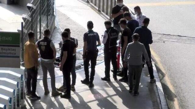 Metrobüs durağındaki şüpheli paket, bomba paniği yaşattı