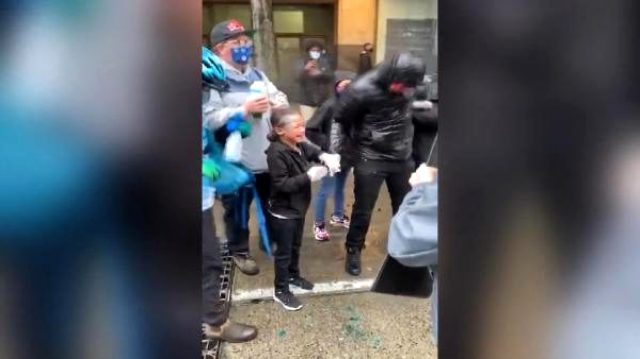 ABD'de polis, 7 yaşındaki çocuğun yüzüne biber gazı sıktı