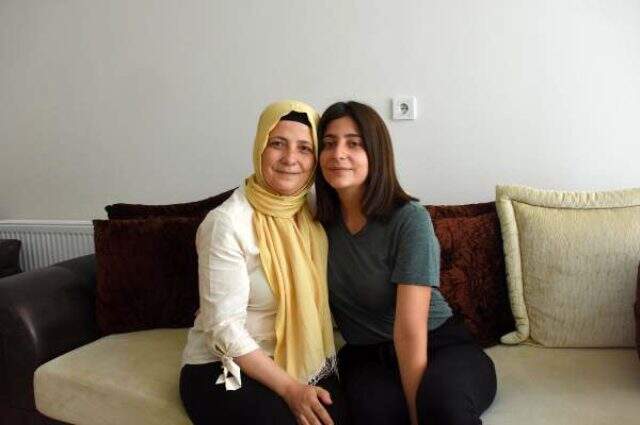 Eski eşinin sırtından 30 defa bıçakladığı hemşire: Artık arkama bakarak yürüyorum Eski eşinin sırtından 30 defa bıçakladığı hemşire: Artık arkama bakarak yürüyorum