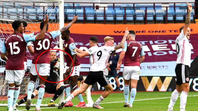 Aston Villa-Sheffield United maçında atılan gol, teknoloji devreye girmeyince fark edilmedi