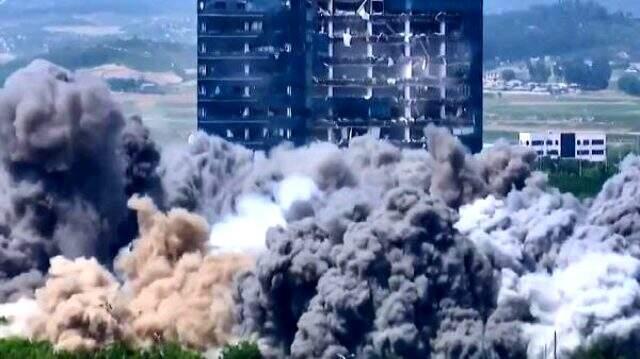 Kuzey Kore, Kore-İrtibat Bürosu'nun imha görüntülerini yayınladı