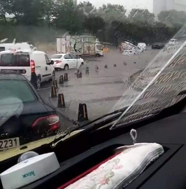 AKOM'dan şiddetli yağış konusunda uyarı üstüne uyarı! Beş ilçeye özellikle dikkat çekildi AKOM'dan şiddetli yağış konusunda uyarı üstüne uyarı! Beş ilçeye özellikle dikkat çekildi