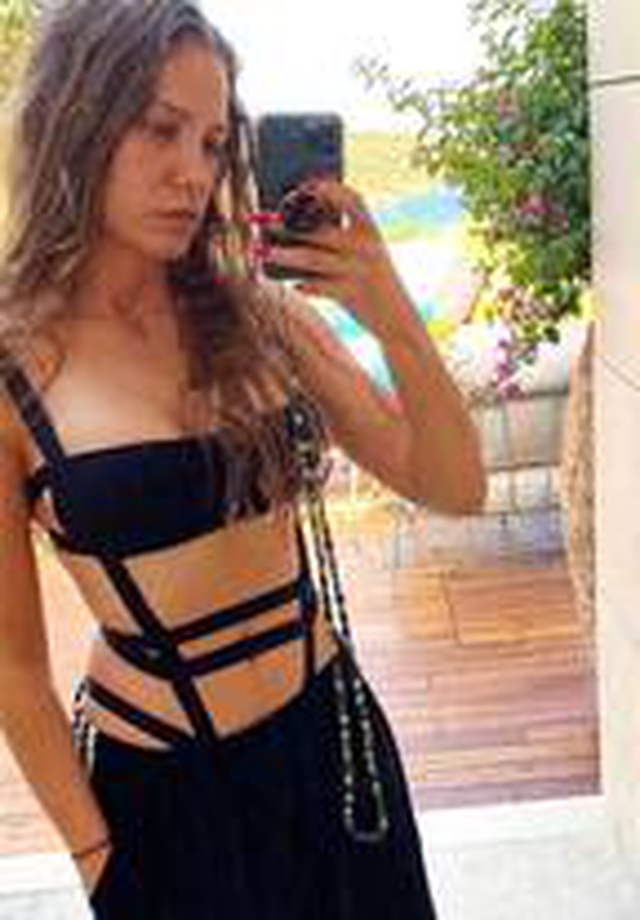 Serenay Sarıkaya'dan