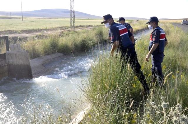 Karaman'da sulama kanalına düşen iki kardeş hayatını kaybetti