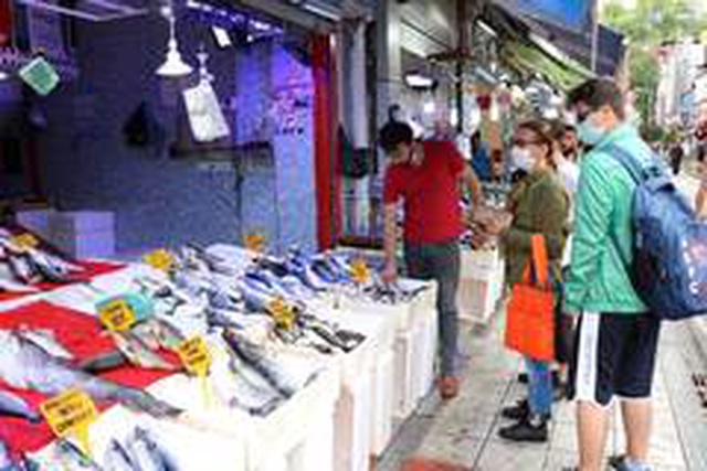 Somonun kilosu 5 lira düşerek 20 liraya geriledi Somonun kilosu 5 lira düşerek 20 liraya geriledi