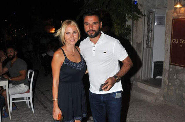 Ece Erken, kaza yapan eski dostu Alişan'a geçmiş olsun dileklerinde bulundu Ece Erken, kaza yapan eski dostu Alişan'a geçmiş olsun dileklerinde bulundu